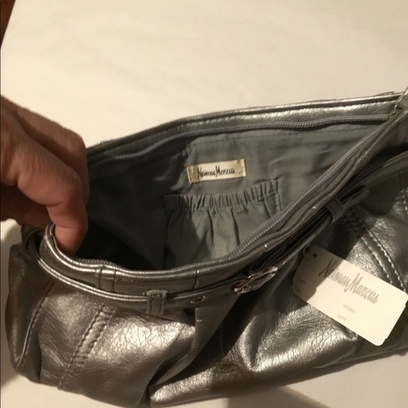 NEIMAN MARCUS - Picture 9 of 15